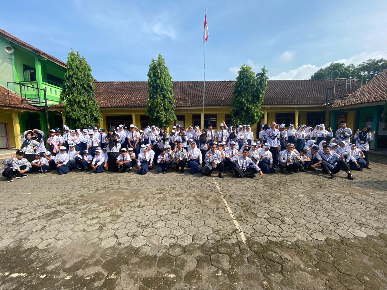 Kebersamaan Guru dan Peserta Didik